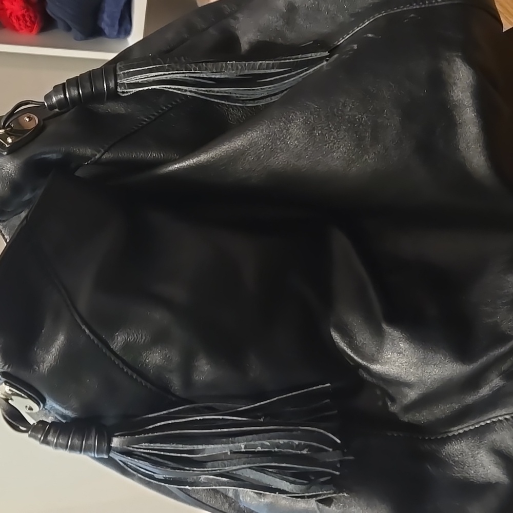 GUESS Elegant Black Leather Women's Bag